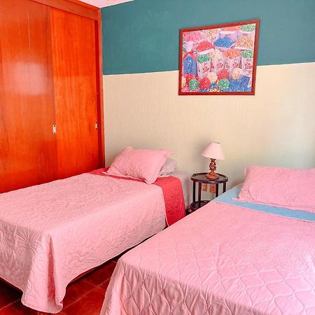 Colorful Family Condo With Terrace And Free Parking Guanajuato Extérieur photo